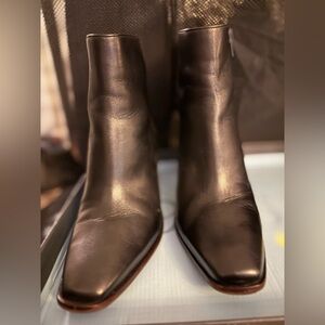 Bernardo Footwear Bowery Bootie in Black leather. Like new.